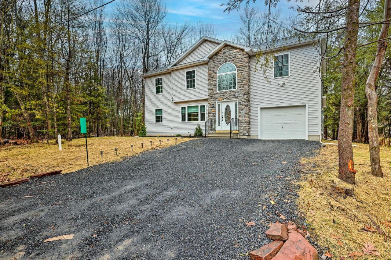 Pocono Summit Home Game Room And Lake Access! Exterior photo